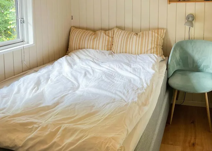 Cozy Summerhouse Near The In Rageleje 펜션